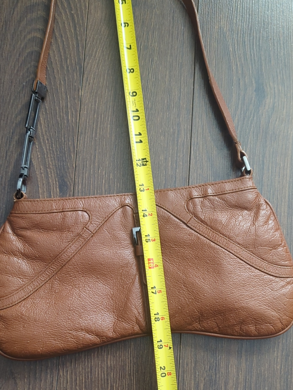 JEANNE LOTTIE Women’s Tan Leather Shoulder Bag - Picture 11 of 12